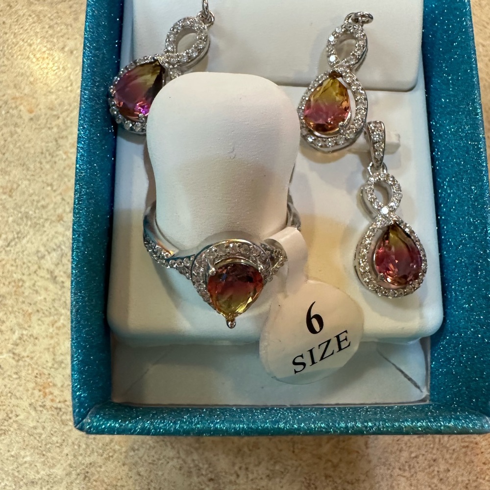 925 Sterling Silver Jewelry set 
Ring, Earrings & Pendant